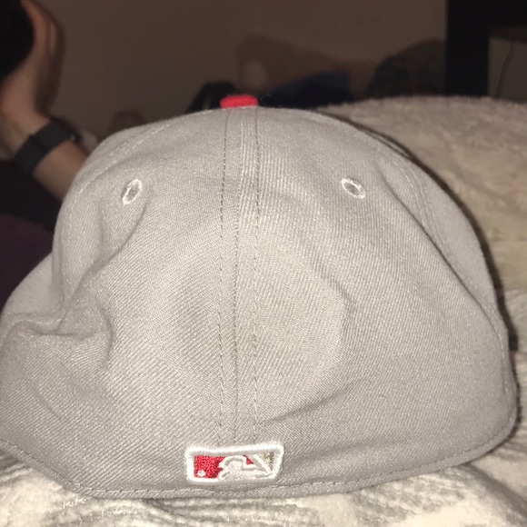 New Era 59/50 Cincinnati Reds hat - Picture 2 of 3